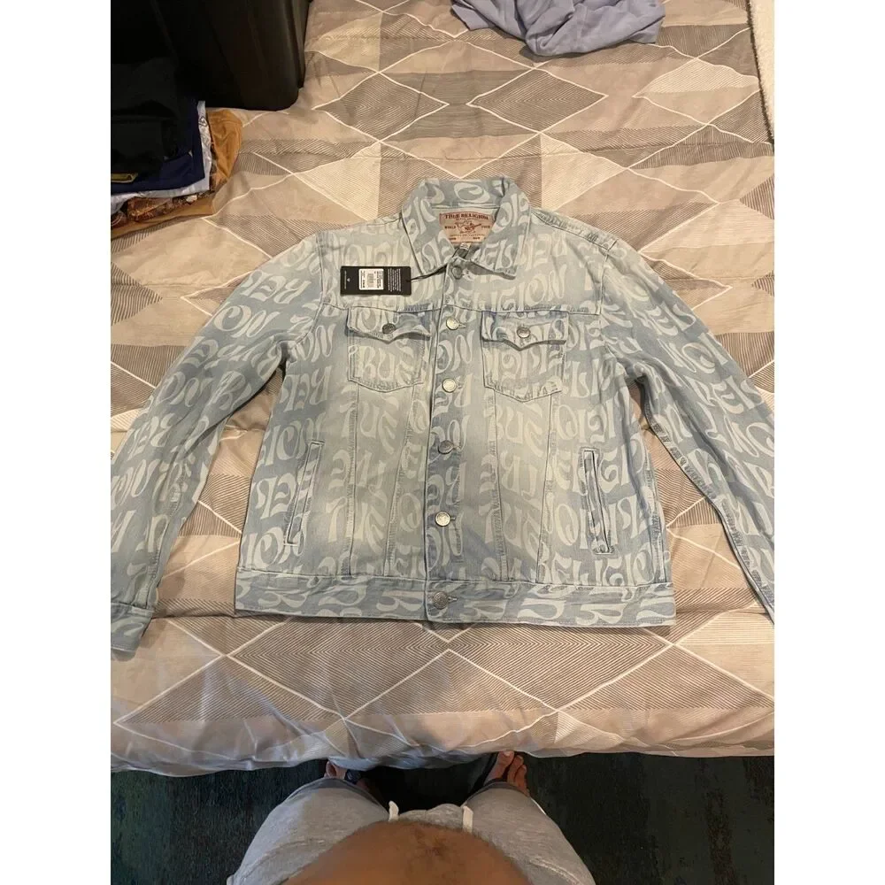 True Religion Jesse AOP Men’s L Logo Print Denim Trucker Jacket NWT msrp $184